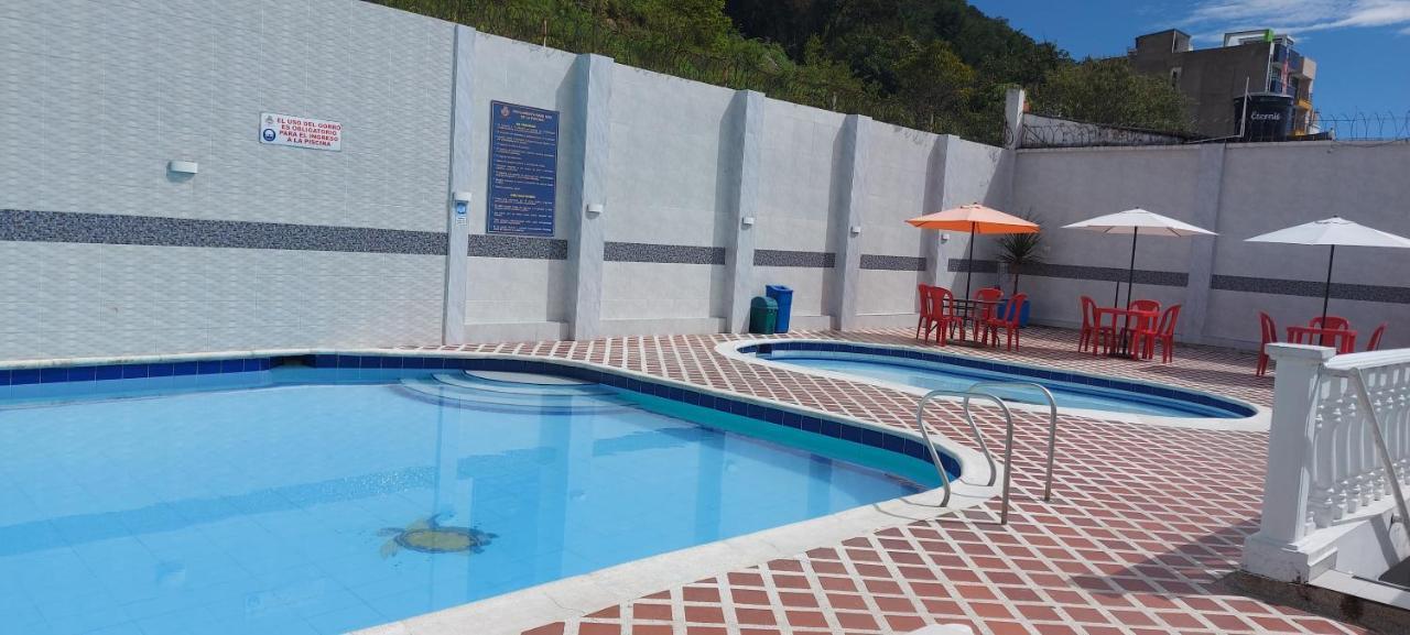 Hotel Emperador Barbosa  Eksteriør billede