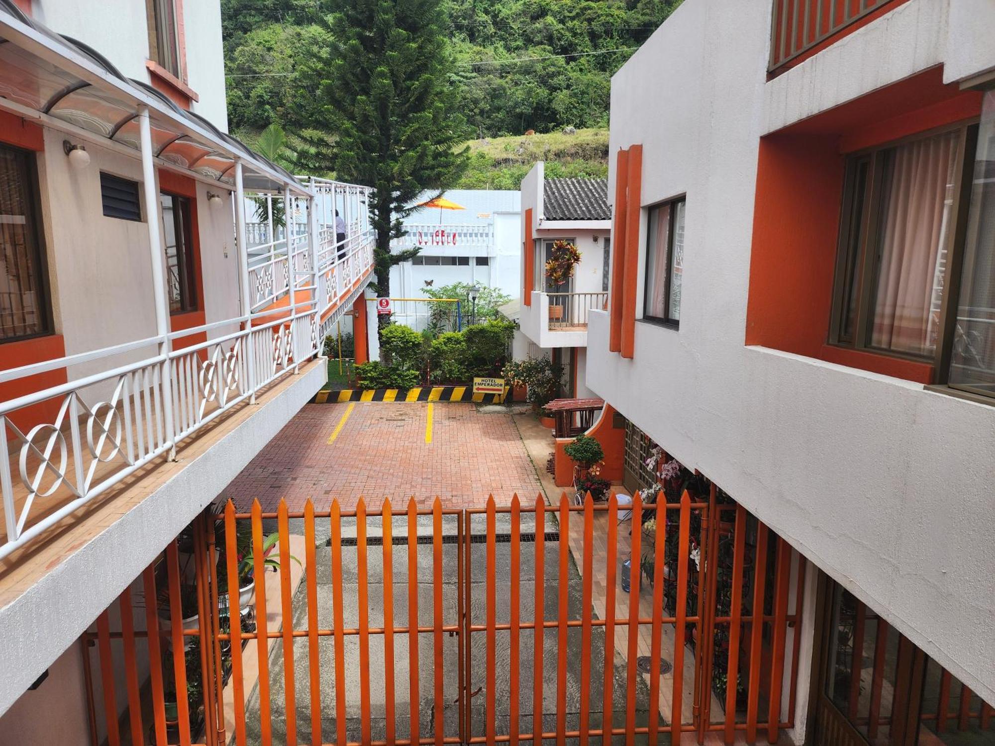 Hotel Emperador Barbosa  Eksteriør billede