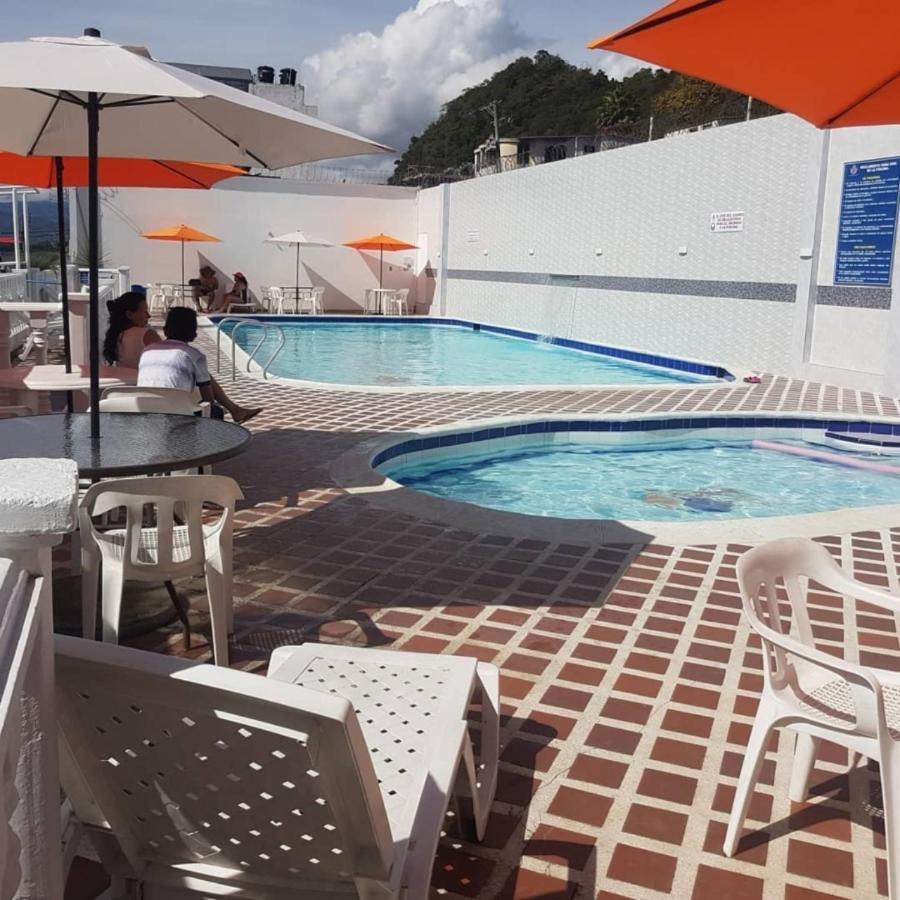 Hotel Emperador Barbosa  Eksteriør billede